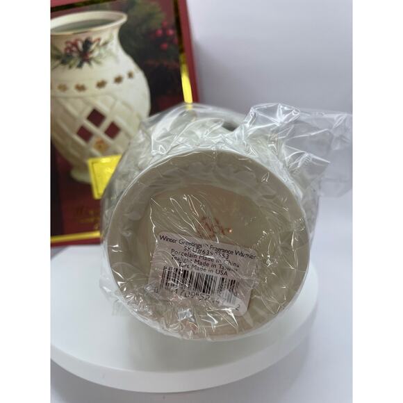 Lenox Winter Greetings Tea Light Wax Warmer, Porcelain Holiday Fragrance Warmer - Picture 7 of 11